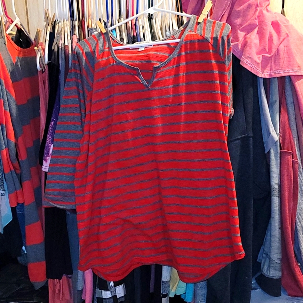 3/4 sleeve vneck top